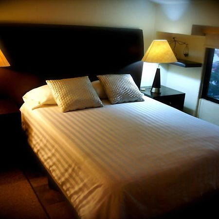 Aztic Hotel And Executive Suites Мехико Номер фото