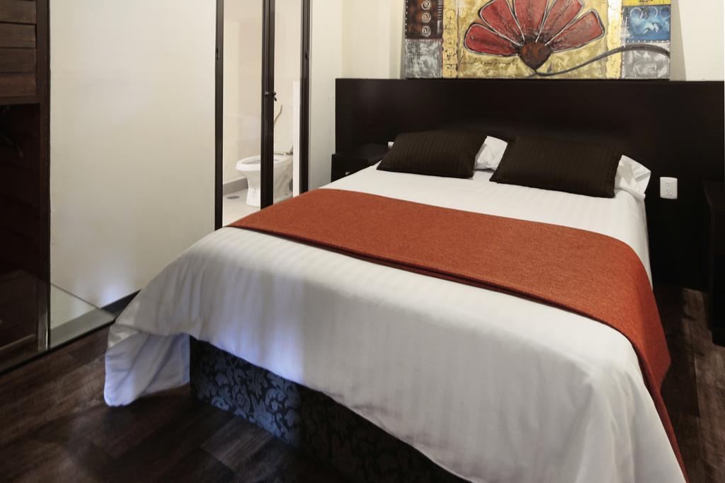 Aztic Hotel And Executive Suites Мехико Номер фото