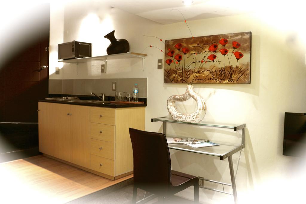 Aztic Hotel And Executive Suites Мехико Номер фото